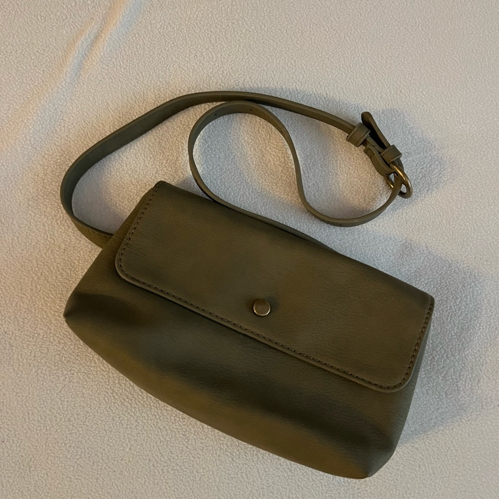 Universal Thread belt bag/ Fanny bag